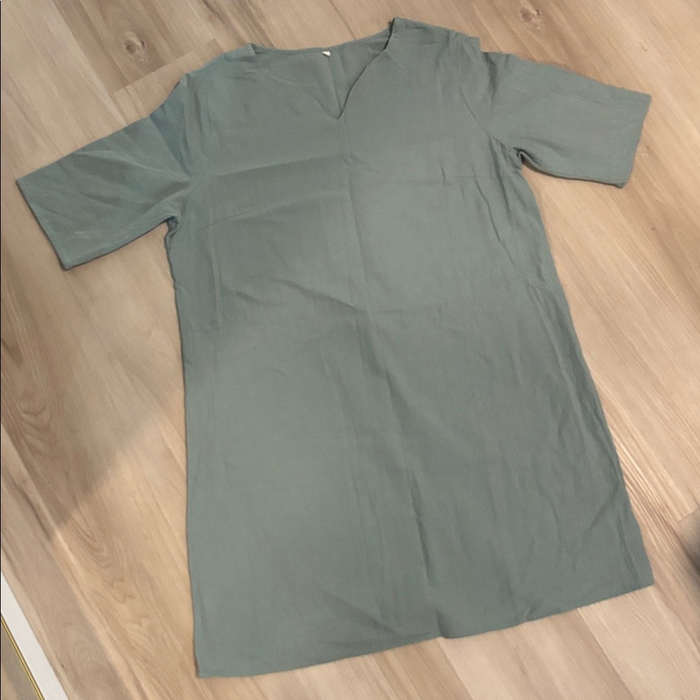 Sage Green Short Sleeve Dress Sz 2XL (fits an L)